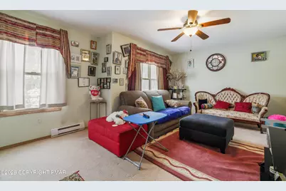  127 Simmons Place, Bushkill, PA 18324 - Photo 18