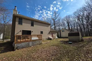 1528 Belgravia Dr, Tobyhanna, PA 18466 - Photo 4