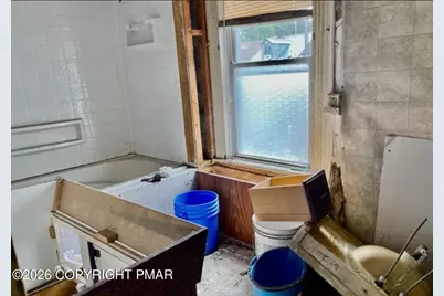  236 W Coal Street, Shenandoah, PA 17976 - Photo 4