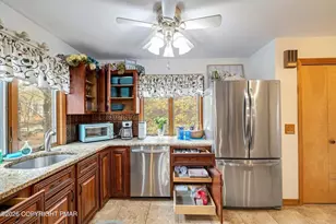 2208 Mohegan Ct, Long Pond, PA 18334 - Photo 32