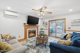 2208 Mohegan Ct, Long Pond, PA 18334 - Photo 24