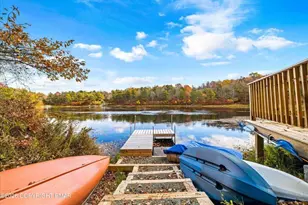 2208 Mohegan Ct, Long Pond, PA 18334 - Photo 16