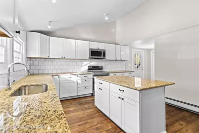  751 W Pennsylvania Avenue, Pen Argyl, PA 18072 - Photo 8