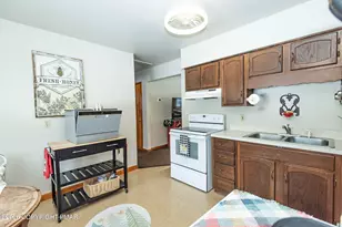 4010 Manor Dr, Stroudsburg, PA 18360 - Photo 16