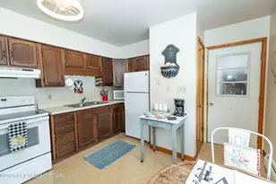 4010 Manor Dr, Stroudsburg, PA 18360 - Photo 14