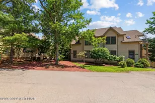 393 Vista Dr, Tannersville, PA 18372 - Photo 1