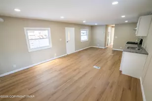 128 Bartion Ct, Bartonsville, PA 18321 - Photo 6