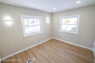 128 Bartion Ct, Bartonsville, PA 18321 - Photo 16