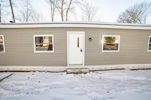 128 Bartion Ct, Bartonsville, PA 18321 - Photo 2