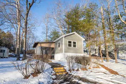  143 Bartion Court, Bartonsville, PA 18321 - Photo 2