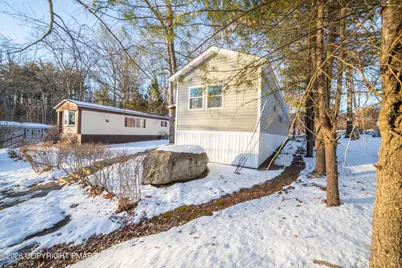  143 Bartion Court, Bartonsville, PA 18321 - Photo 4