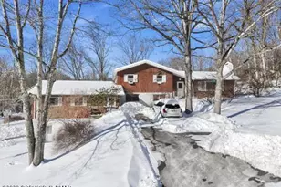 107 Applewood Dr, Swiftwater, PA 18370 - Photo 2