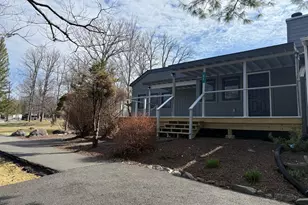 104 Condor Dr, Tamiment, PA 18371 - Photo 2