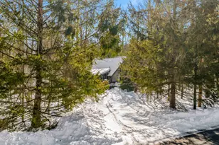 102 King Arthur Rd, Pocono Lake, PA 18347 - Photo 4