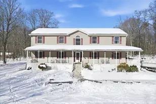 218 Spruce Run Dr, Dingmans Ferry, PA 18328 - Photo 2