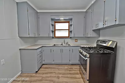  198 Grove Street, East Stroudsburg, PA 18301 - Photo 8