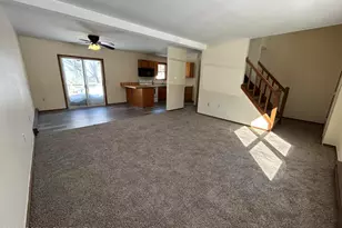 684 Country Pl Dr, Tobyhanna, PA 18466 - Photo 2