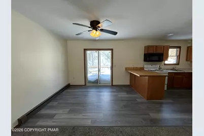  684 Country Place Drive, Tobyhanna, PA 18466 - Photo 4