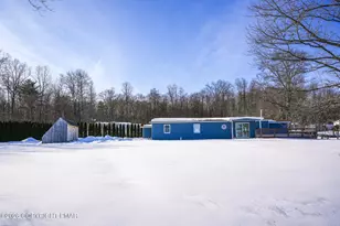 8600 Delong Dr, Slatington, PA 18080 - Photo 14