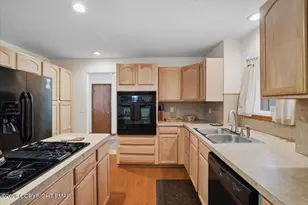 2130 Scarborough Way, Bushkill, PA 18324 - Photo 16