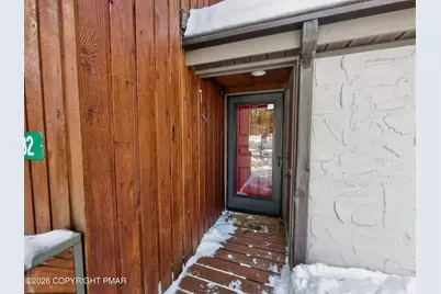  82 Doe Run, Lake Harmony, PA 18624 - Photo 6