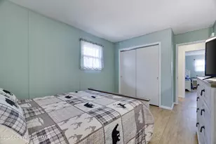 7537 Lake Shore Dr, Pocono Lake, PA 18347 - Photo 12