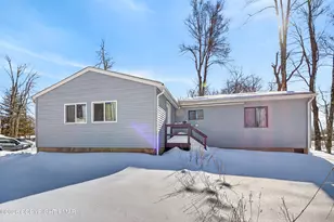 7 Campfire Ln, Gouldsboro, PA 18424 - Photo 2