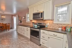 1020 Mountain Ave, Pen Argyl, PA 18072 - Photo 12