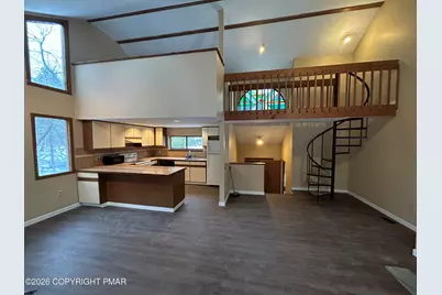  155 Stream Court, Bushkill, PA 18324 - Photo 2