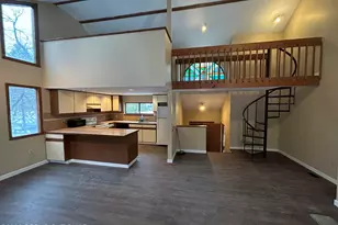 155 Stream Ct, Bushkill, PA 18324 - Photo 2