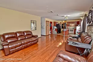 153 Totteridge Rd, Middle Smithfield, PA 18324 - Photo 4