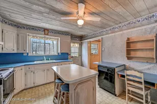 1912 Johns Rd, Effort, PA 18330 - Photo 12