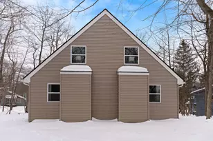 8958 Pheasant Ln, Tobyhanna, PA 18466 - Photo 4