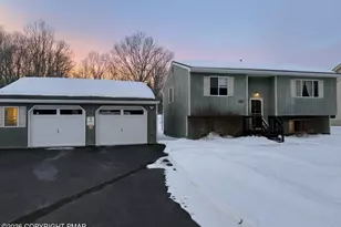 1152 Steele Cir, Bushkill, PA 18324 - Photo 1