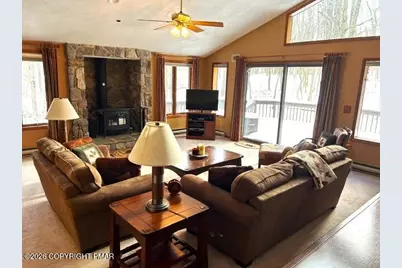  226 Clearview Drive, Long Pond, PA 18334 - Photo 2