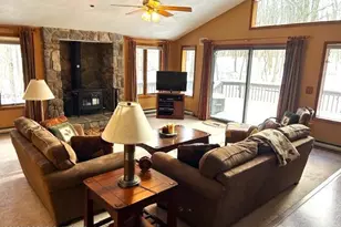 226 Clearview Dr, Long Pond, PA 18334 - Photo 2