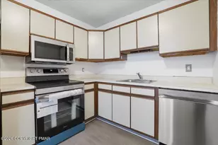 145 Snowshoe Ct, Mount Pocono, PA 18344 - Photo 6