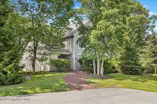 183 Hawthorne Ct, Tannersville, PA 18372 - Photo 2