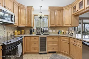 176 Manchester Dr, Bushkill, PA 18324 - Photo 16