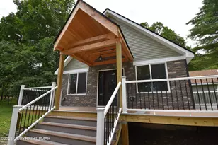 108 Stag Ct, Bushkill, PA 18324 - Photo 2