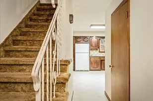 14 Baines Ln, Dallas, PA 18612 - Photo 2