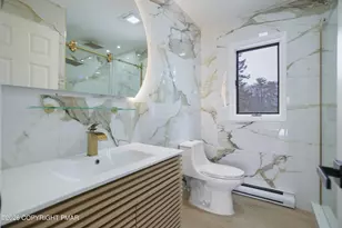 402 Shiny Mountain Ct, Greentown, PA 18426 - Photo 12