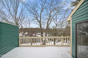 402 Shiny Mountain Ct, Greentown, PA 18426 - Photo 6