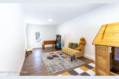  201 Sun Valley Dr Drive, Blakeslee, PA 18610 - Photo 18