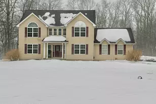 2015 Gorden Ridge Dr, East Stroudsburg, PA 18302 - Photo 2