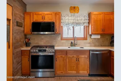  105 Hummingbird Trail, Bushkill, PA 18324 - Photo 12