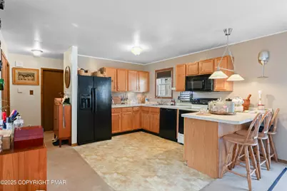  462 Country Place Drive, Tobyhanna, PA 18466 - Photo 14