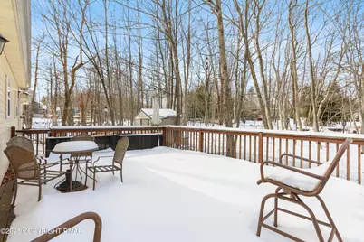  462 Country Place Drive, Tobyhanna, PA 18466 - Photo 4