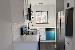 337 Crewe Ct, Bushkill, PA 18324 - Photo 2