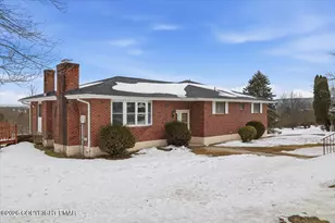 194 Countryside Dr, Brodheadsville, PA 18322 - Photo 2